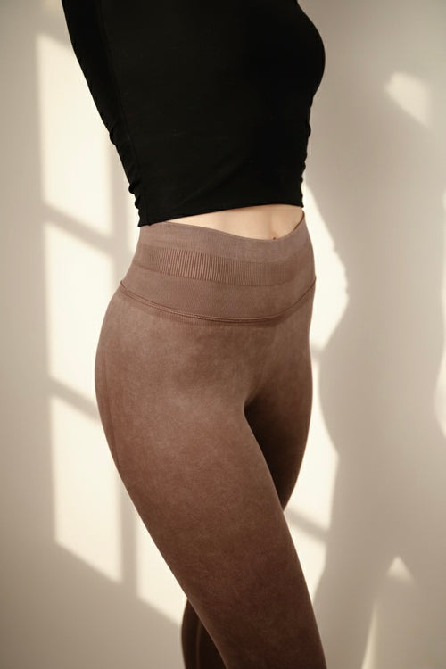 ATHENA Scrunch Bum Leggings - High Waist - Brown